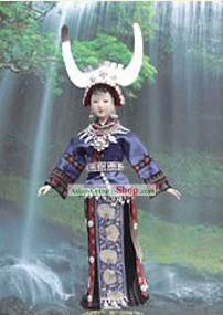 Handmade Peking Silk Figurine Doll - Yi Mädchen
