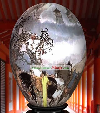 Maravilla mano chino pintado de colores de huevos dentro de la pintura de Montaña