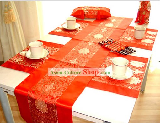 中国赤いシルクテーブルランナーセット（7枚相当のセット）