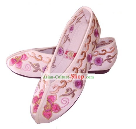 中国の伝統手作りの刺繍プリンセスサテンの靴（様々な花、ピンク）