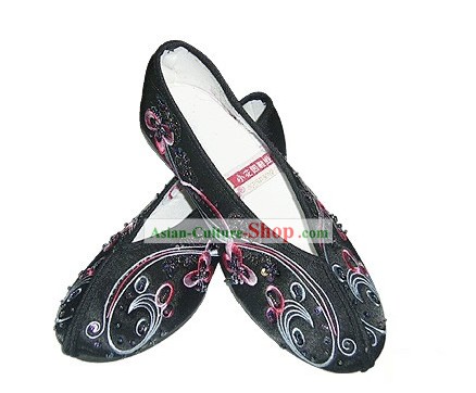 Cinese tradizionale scarpe fatte a mano con perline