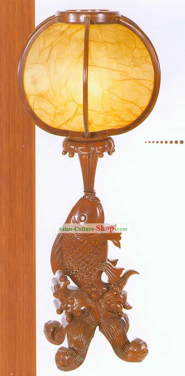 26 Polegadas Altura Mão Maravilhosa chinês Carved Lantern Peixe de madeira