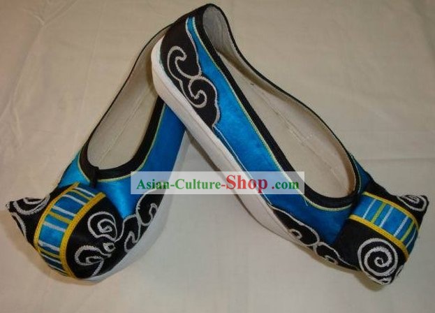Supreme Chinese Traditional Embroidered Shoes for Young Men