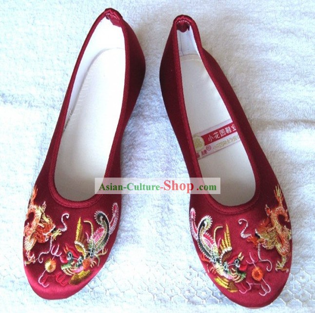 Chino tradicional y artesanal bordado zapatos de raso del dragón