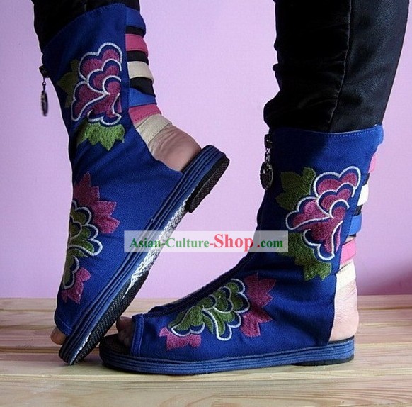 China Zapatos hechos a mano típicos bordados