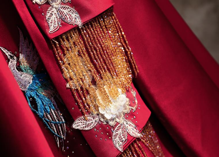 신부를위한 붉은 비단 중국 웨딩 드레스