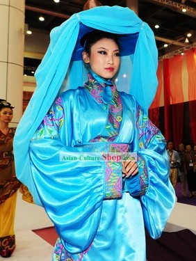 Chinese Ancient Beauty Costume and Hat Complete Set