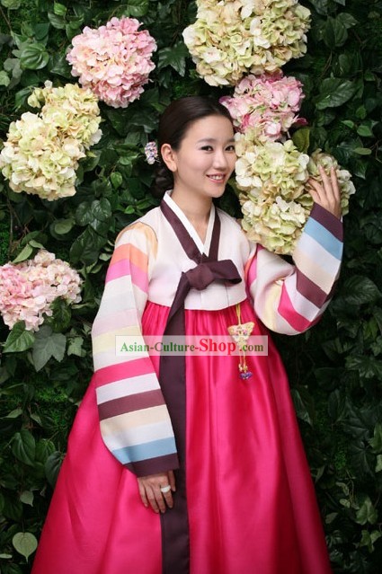 Традиционные корейские платья ханбок