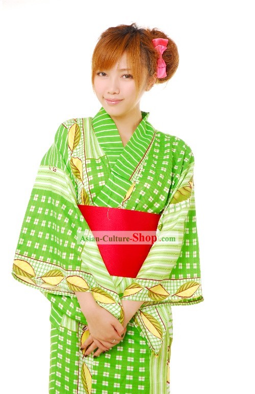 여성 일본 전통 유카타