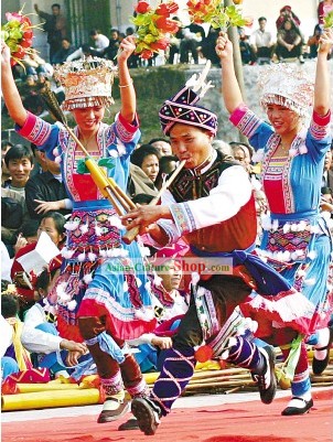 Miao Minority Classic Dance Costume and Hat for Men and Women