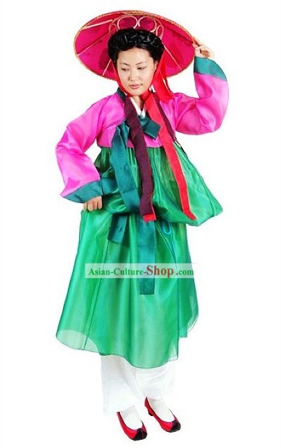 Antico costume di danza coreana e cappello per le donne
