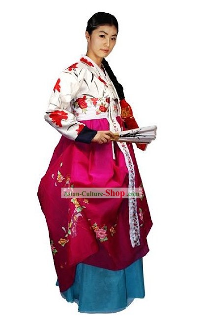 여성을위한 한국의 전통 복장 세트