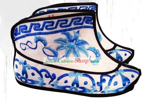 Classic Peking Opera Embroidered Shoes for Men