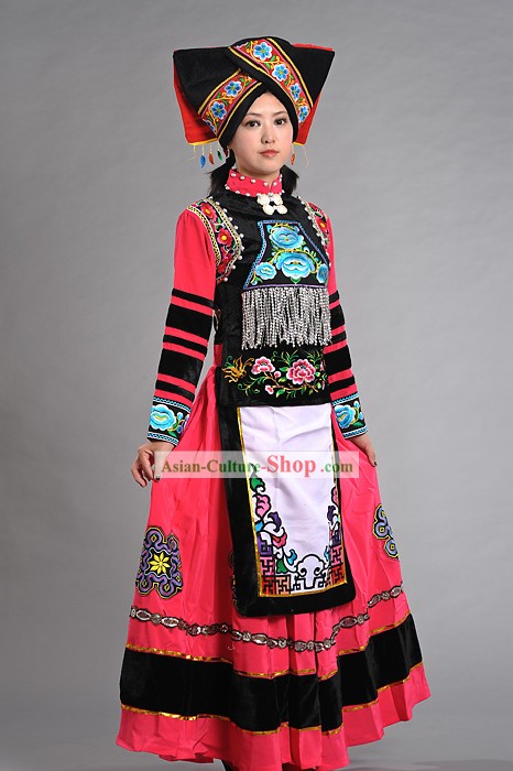 Traditional Yi Ethnic Celebration Outfit for Women