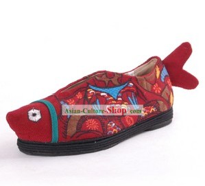 Traditional Chinese Handmade Embroidered Cloth Fish Shoes