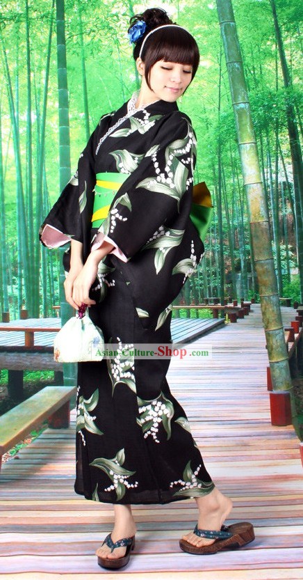 Tradicional japonés Yukata Kimono Obi Cinturón y Geta Sandal Seis piezas Juego completo para la Mujer