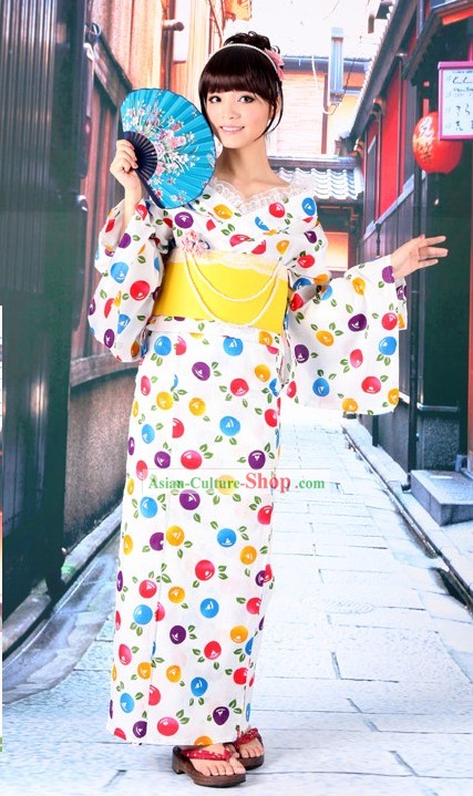 Colorful japonais Yukata Kimono Obi Ceinture et Geta Sandal Six Pieces Set complet pour les femmes