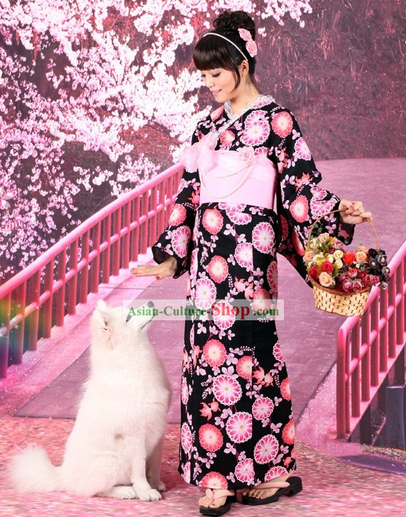 Kimono japonais Yutaka Costume Obi et Geta Sandal Set complet pour les femmes