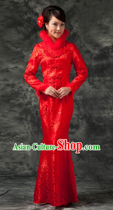 Traditional Chinese Red Fish Tail Toasting Wedding Clothes