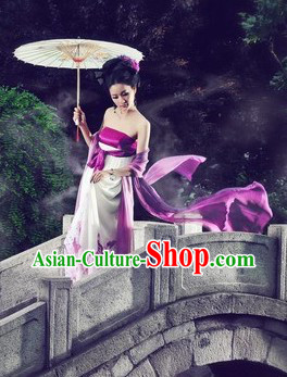 Tang Dynasty Female Clothing and Umbrella