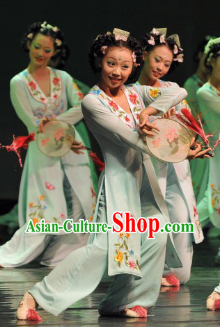 Ancient Chinese Circular Fan Dance Costumes and Hair Accessories for Women