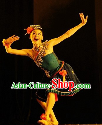 Traditional Chinese Classical Ethnic Costumes and Headpieces Complete Set for Women