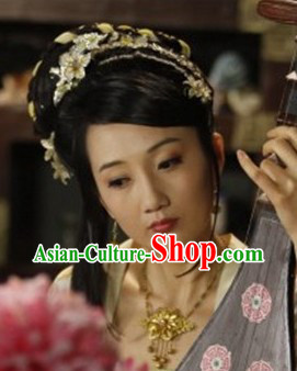 Tang Dynasty Beauty Hair Accessories and Necklace