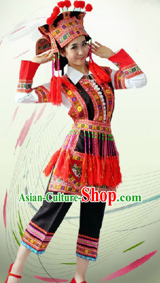 China Huayao Dai Ethnic Clothing and Hat Complete Set for Women