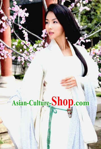 Pure White Chinese Hanfu Clothes and Long Wig for Women