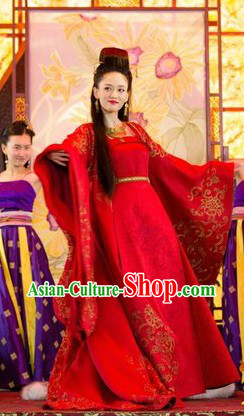 Traditional Chinese Red Wedding Dress and Hair Accessories