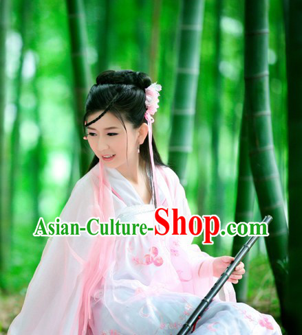 Ancient Chinese Tang Dynasty Costume and Headpiece for Women
