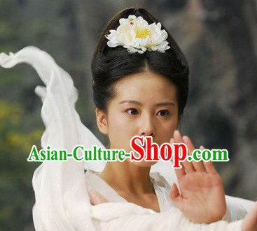 Liu Shishi Beauty Black Fairy Wig and White Flower Hair Accessory