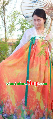 Traditional Chinese Tang Dynasty Ruqun Skirt and Top for Women