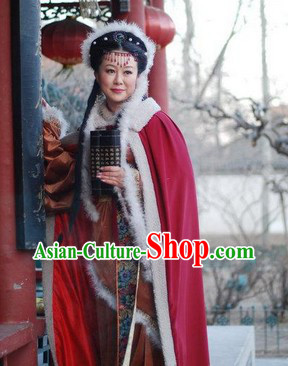 Ancient Chinese Beauty Red Winter Long Mantle