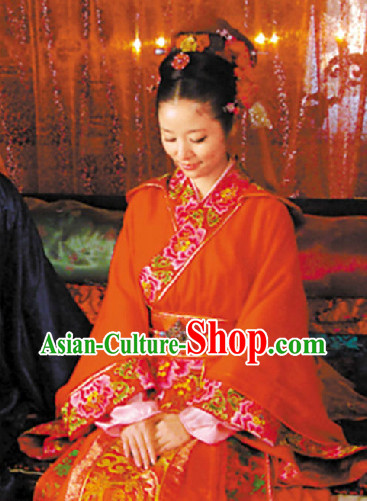 Traditional Chinese Ceremonial Wedding Dress