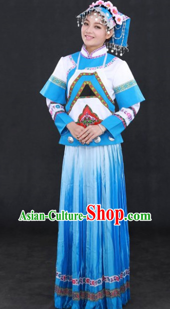 China Buyi People Ethnic Group Clothing and Hat Complete Set