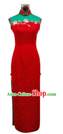 Traditional Chinese Silk Red Embroidered Cheongsam