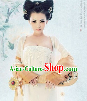 Ancient Chinese Tang Dynasty Beauty Dresses and Accessories for Women
