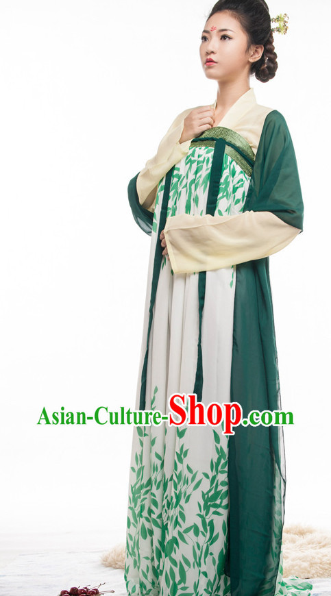 Tang Dynasty Ruqun Outfit for Women