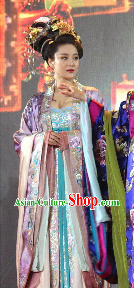 China Tang Dynasty Empress Clothes and Hair Accessories for Women