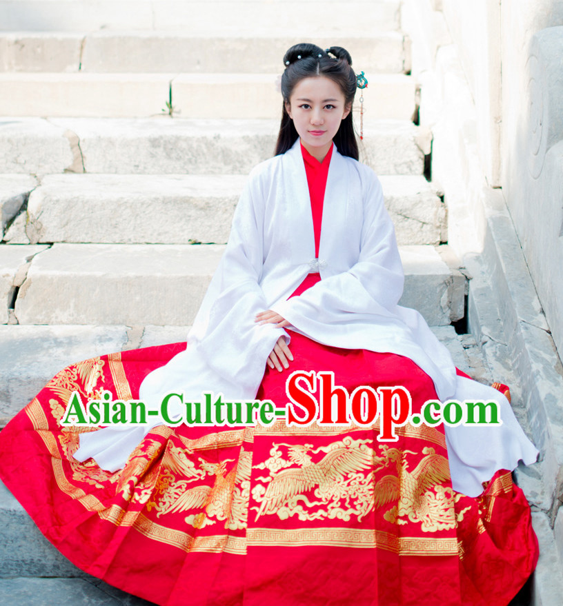 China Ming Dynasty Attire for Women