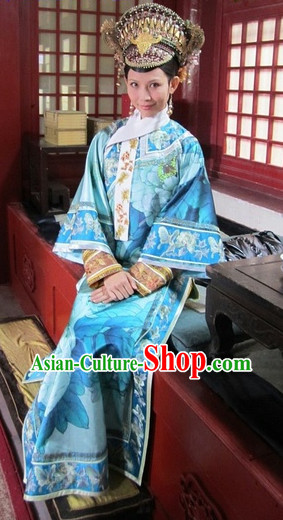 Qing Dynasty Empress Clothes and Hair Accessories