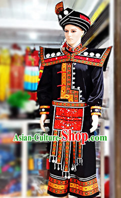 China Miao Minority Ethnic Clothes and Hat for Men