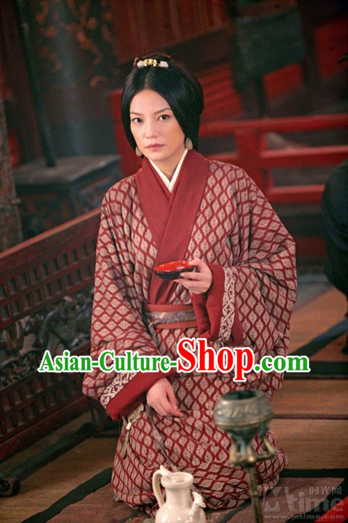 Chinese Ancient Princess Hanfu Robe and Hair Ornaments for Women