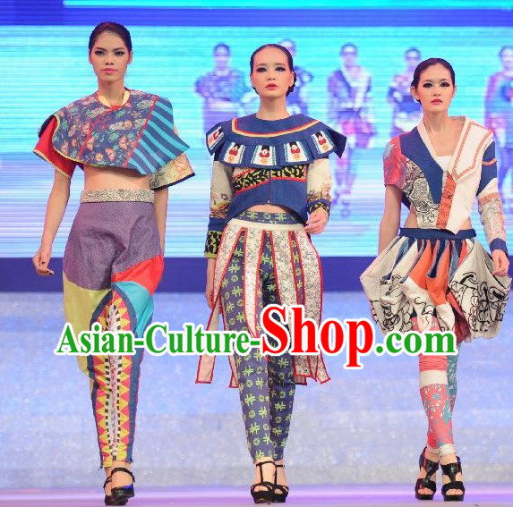 Miao Gui Zhou Ethnic China Nationality Group Dance Costumes for Women
