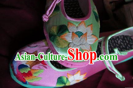 Chinese traditional handmade embroidered shoes embroidery shoes