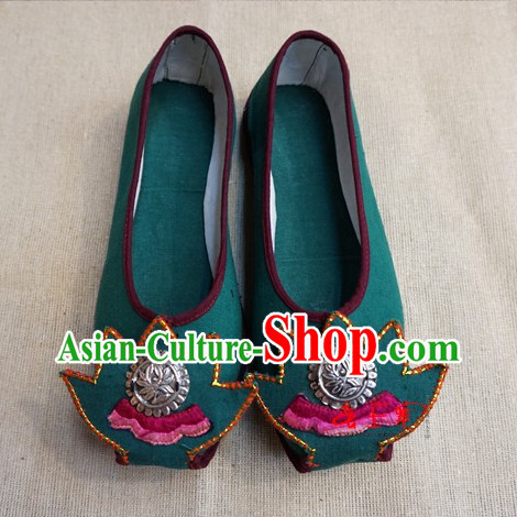 Chinese Tradiitonal Handmade Fabric Shoes