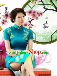 Chinese Traditional Qi Pao Cheongsam Robe for Women