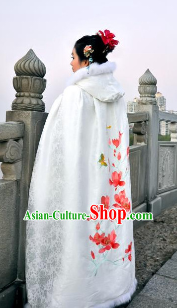 White China Ancient Cultural Garment Hanfu Mantle Clothes