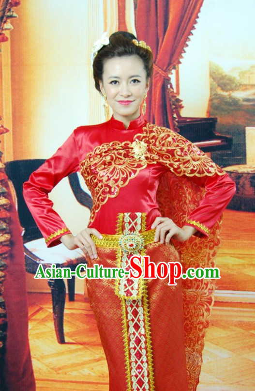 Traditional Thailand Red Clothes for Women
